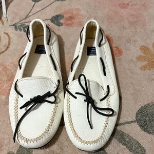 Andre Assous White Leather Loafers with Black Laces